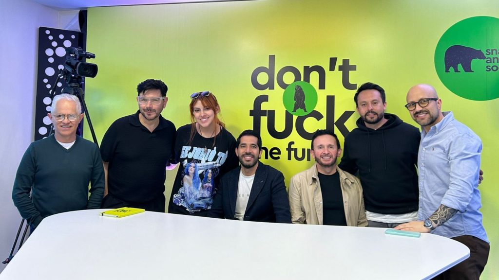 SNACK AND SODA , NO INTERRUMPAS EL ENTRETENIMIENTO.