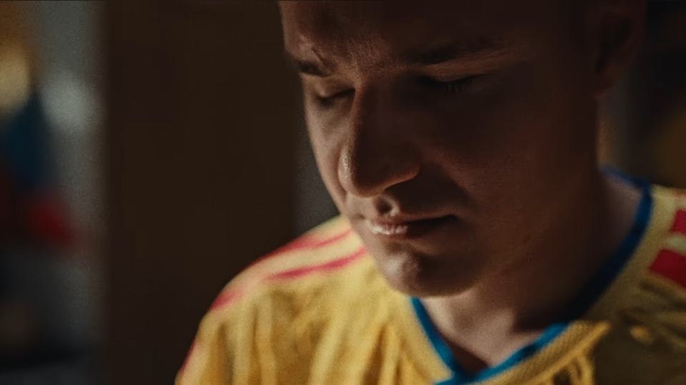 CUANDO EL FÚTBOL SE SIENTE SIN VERLO: LA JUGADA MÁS HUMANA DE BANCOLOMBIA